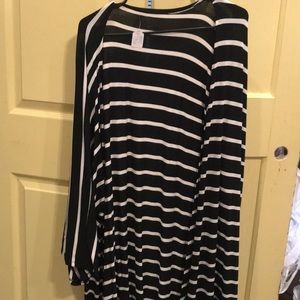 🎀BRAND NEW FROM BOUTIQUE🎀Striped tassel cardigan